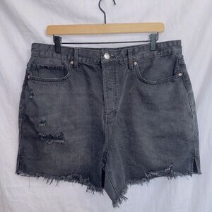 YMI Black Wash Denim High Waisted Button Fly Mom Fit Shorts size 15/32